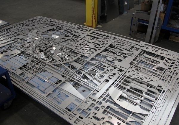 Quy trình cắt lazer inox tấm giá rẻ