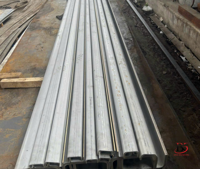 U chấn inox theo kích thước giá rẻ